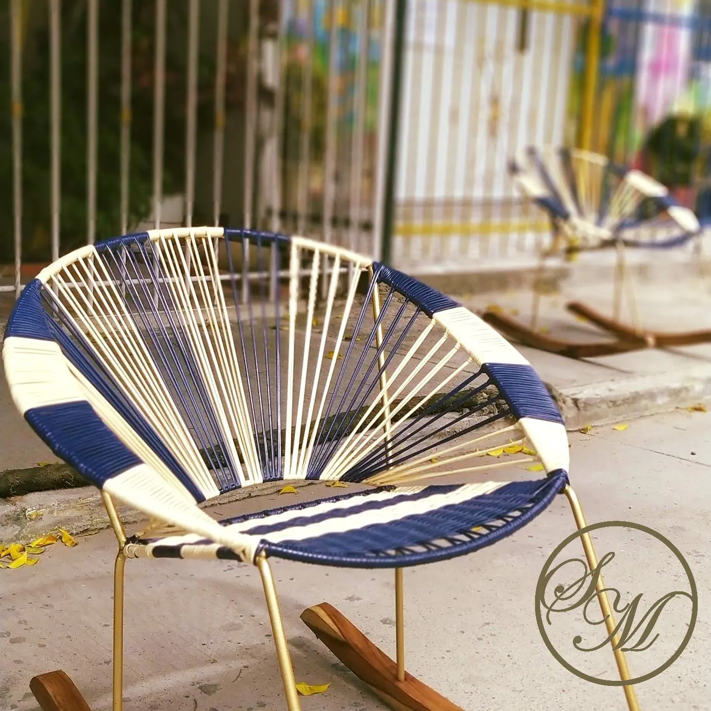 Imagen de silla mecedora número 21 del álbum